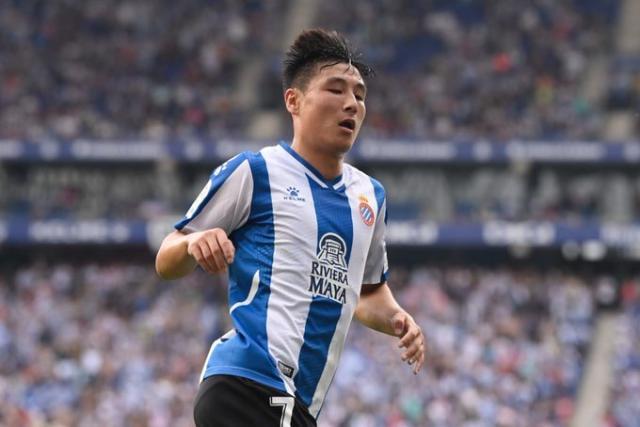 开云体育下载-武磊险再破巴萨球门 创造绝佳得分机会被队友浪费